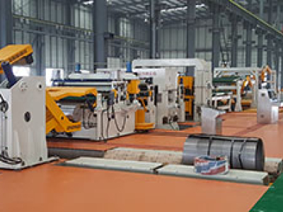 Flying shear trimming line